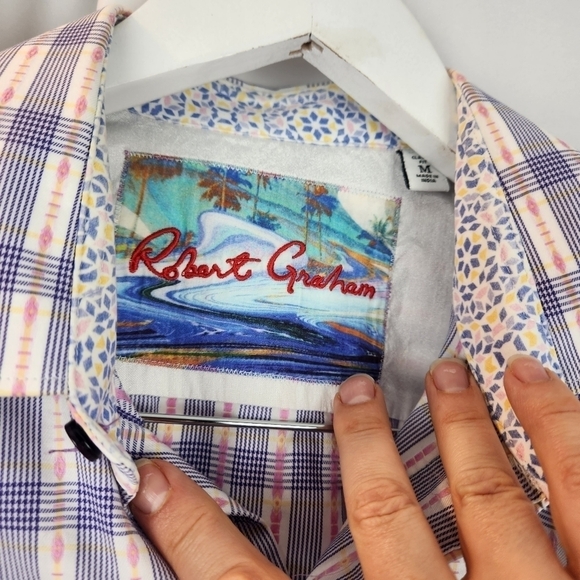 ROBERT Graham short sleeve shirt size M in EUC - Picture 3 of 9